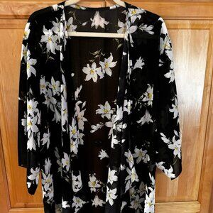 WOMEN'S FLORAL KIMONO CARDIGAN COVER-UP / BLACK & WHITE / SIZE LARGE / NICE!